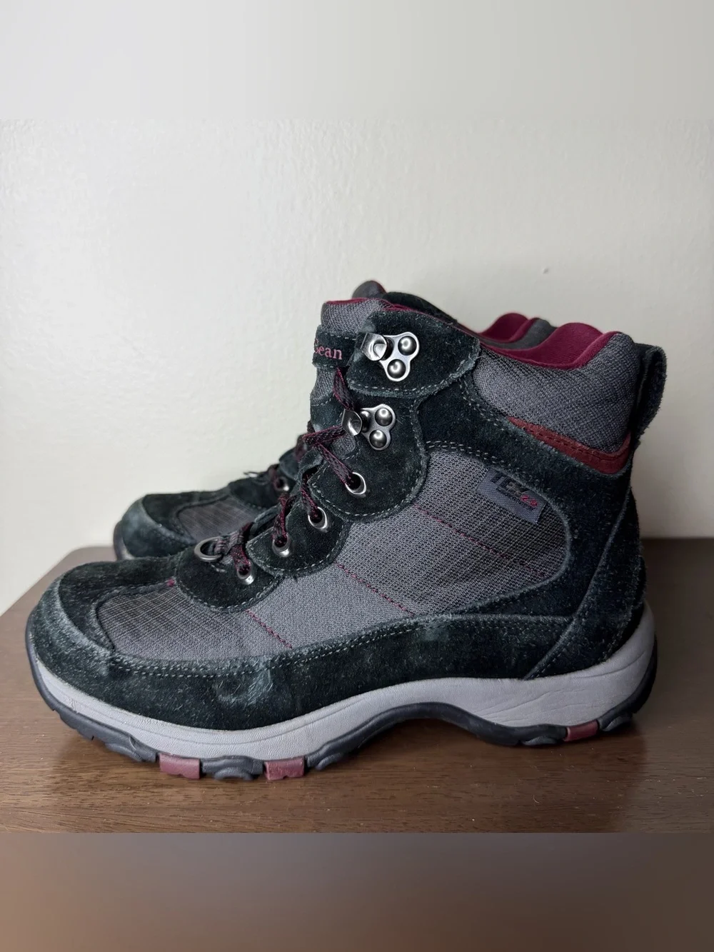 L.L.Bean Black Suede Waterproof TEK 2.5 Hiking Boots Sz 7 Womens